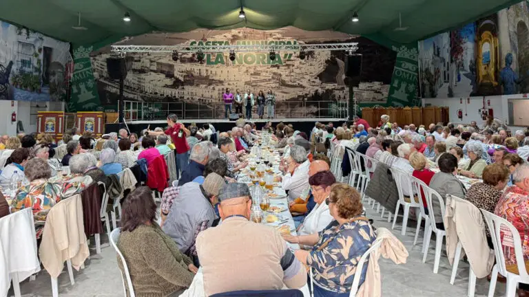 Los mayores de Vejer celebran la primavera con una multitudinaria jornada de convivencia
