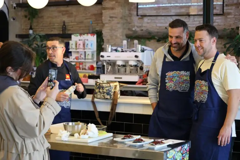 Barbate calienta motores: 45 propuestas compiten en la cata a ciegas del atún