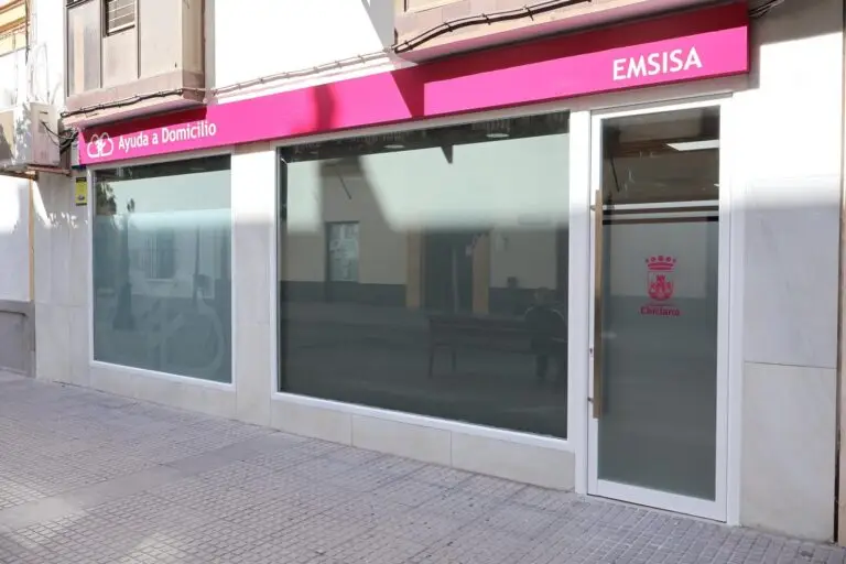Chiclana analiza el coste del servicio de ayuda a domicilio y su evolución en los últimos años