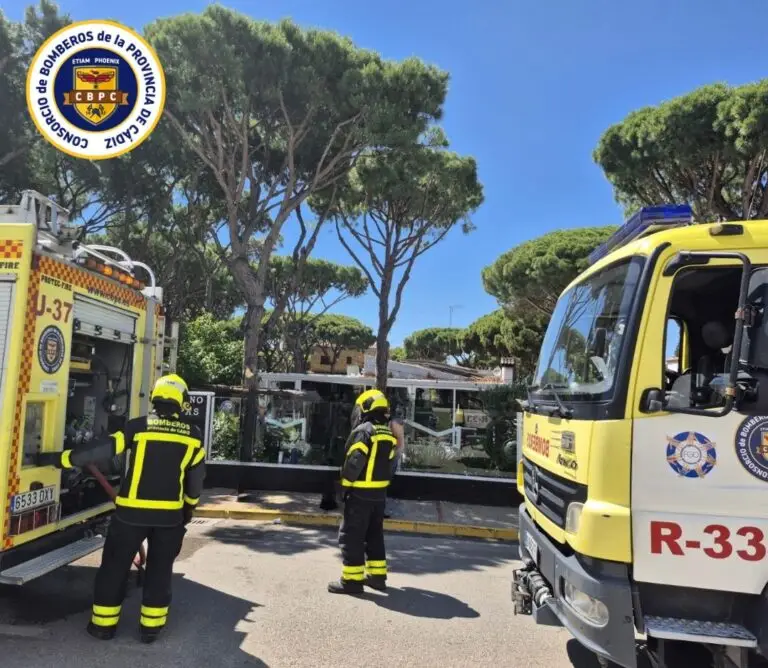 Incendio en un restaurante de Chiclana deja tres personas atendidas por inhalación de humo