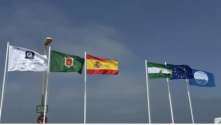 La Bandera Azul volverá a ondear este verano en la playa de El Palmar
