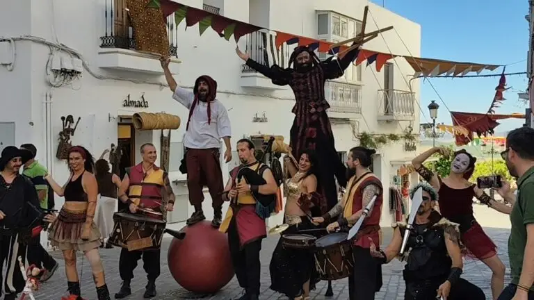 El Mercado Medieval de Vejer seduce y convence en su primera edición