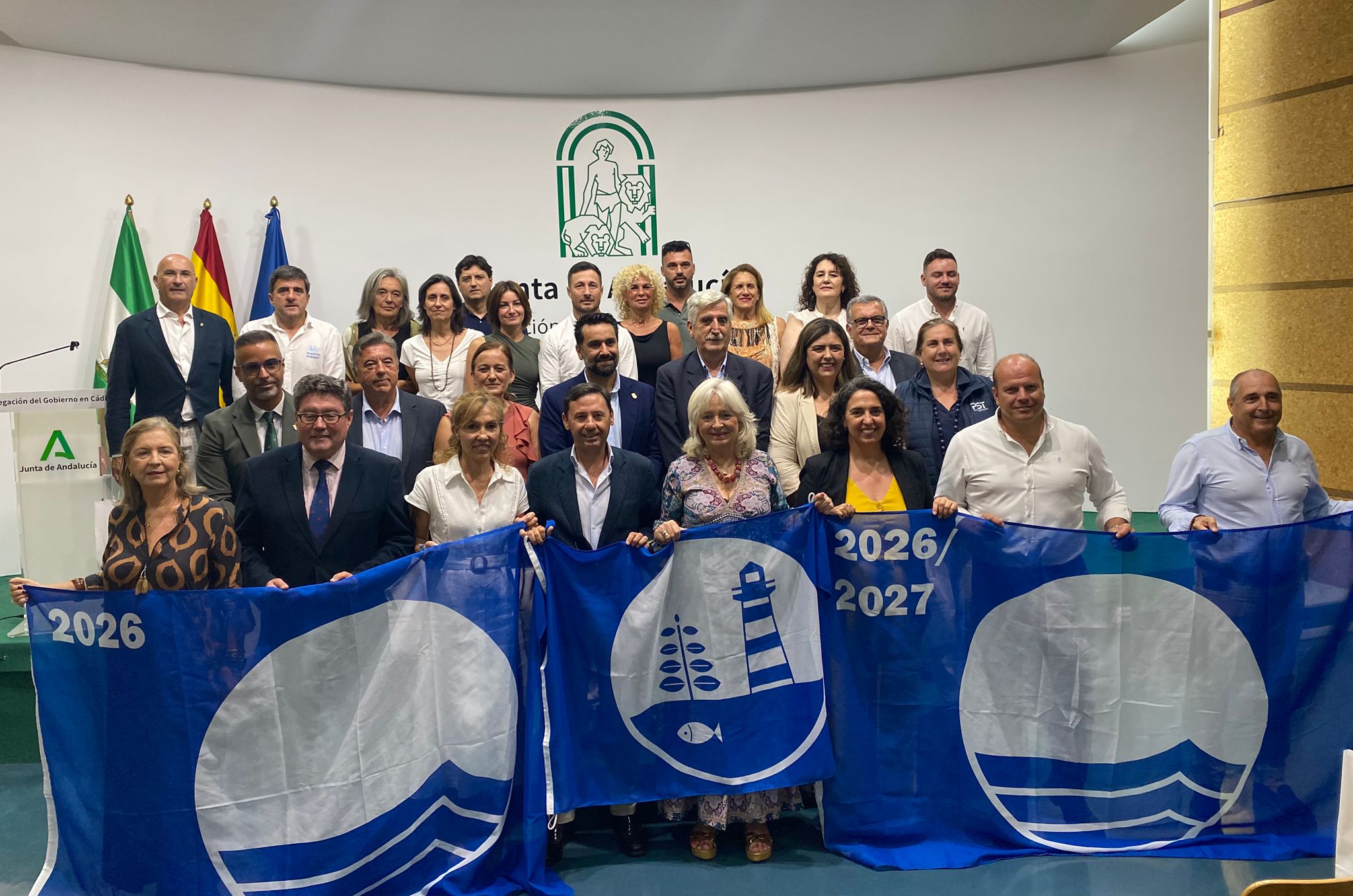 La Janda y Chiclana destacan en el reparto de banderas azules que consolida la calidad del litoral gaditano